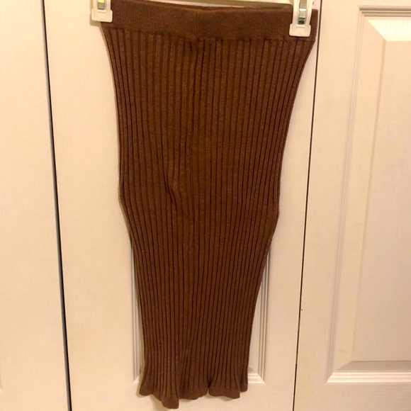 🥠 Bodycon Midi Skirt in Tan - Picture 2 of 4